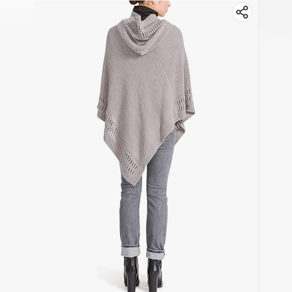 Steve Madden Sweaters - Steve Madden Hooded Grey Knit Poncho One Size 💥NWT😃